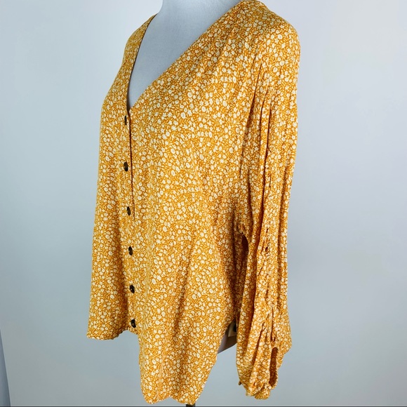 Anthropologie Maeve Floral Button Down Top Large - Picture 15 of 15